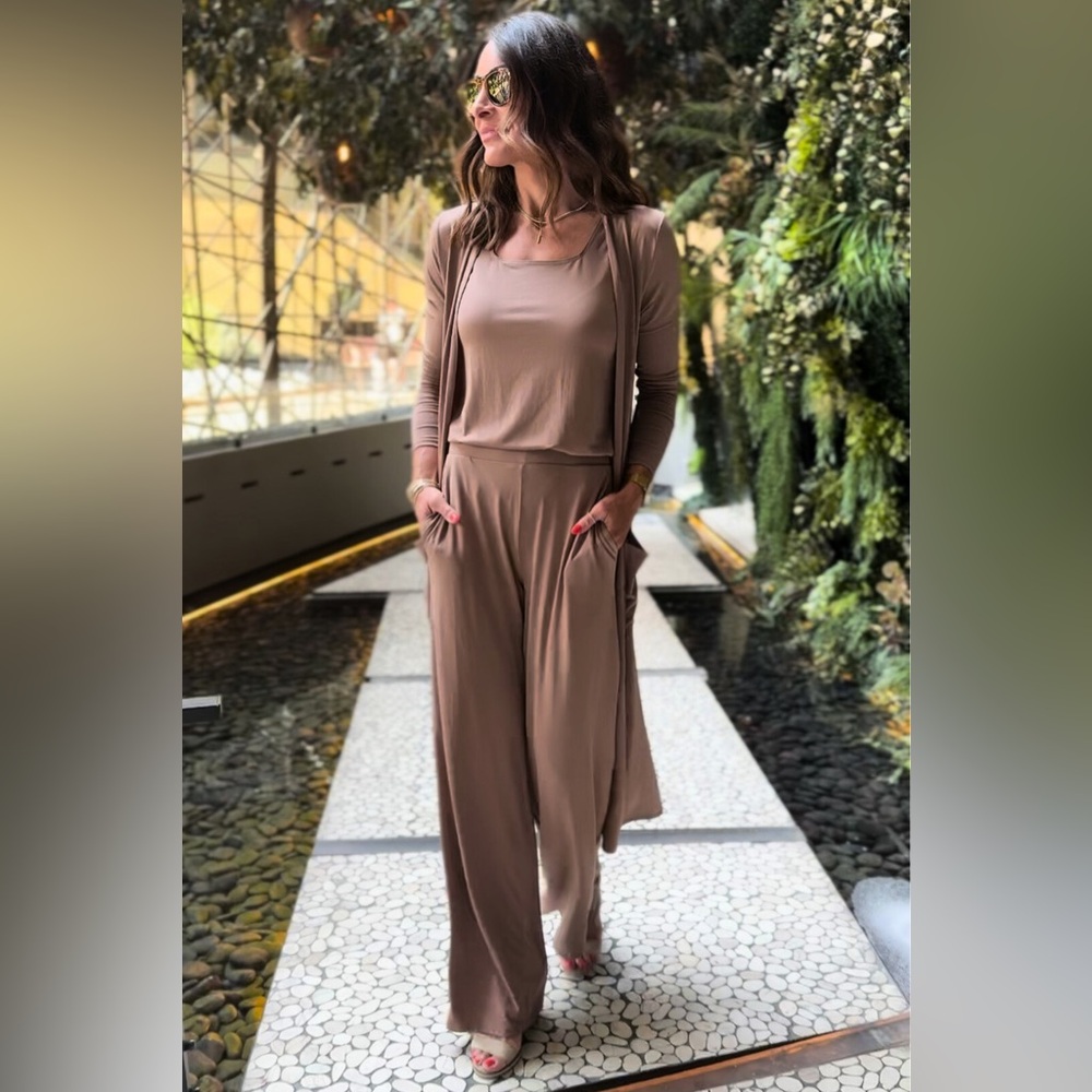 Elegant Long Beige Travel Pants and Cardigan Set